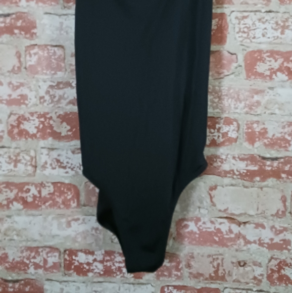 Woman's Nike Size Medium Swimsuit - Picture 2 of 6